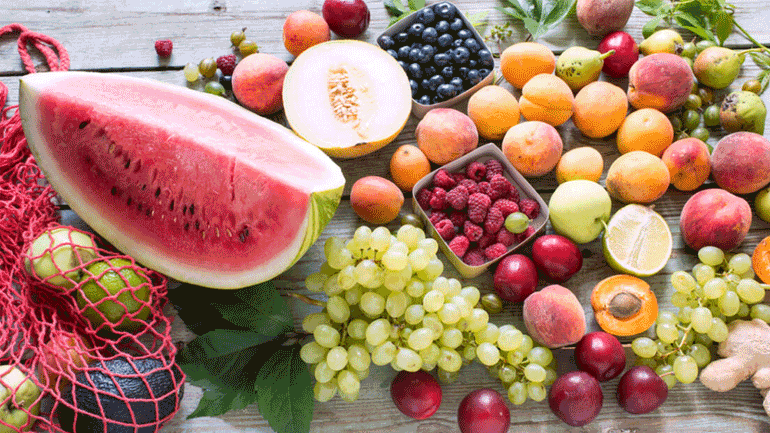 Πόσες θερμίδες έχουν τα καλοκαιρινά φρούτα