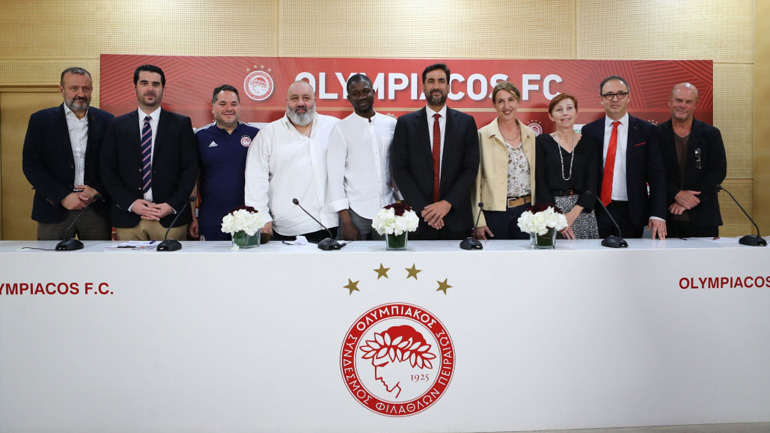 Ολυμπιακός: Διοργανώνει τουρνουά με την συμμετοχή ασυνόδευτων παιδιών από όλο τον κόσμο