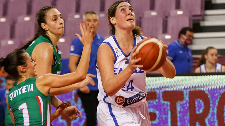 Μπάσκετ: Ανανέωσε για έναν ακόμη χρόνο στην Αβενίδα η Φασούλα