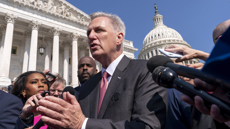 Κέβιν Μακάρθι: Δεν υπάρχει συμφωνία ακόμη για το όριο χρέους, η διαπραγμάτευση «θα συνεχιστεί»