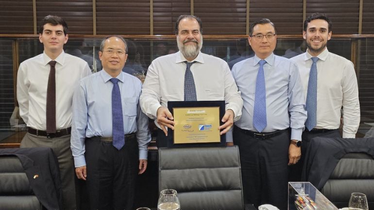 H COSCO βραβεύει τη Contships του Ν. Πατέρα για τη στήριξη της επισκευαστικής ζώνης του Πειραιά