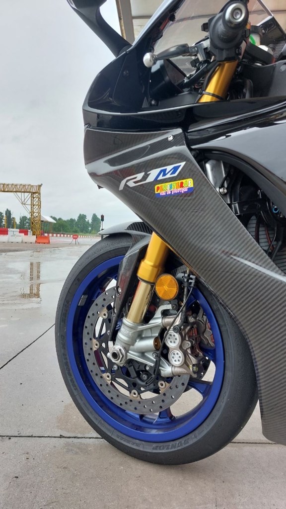 125/80-17 το μπροστινό ελαστικό