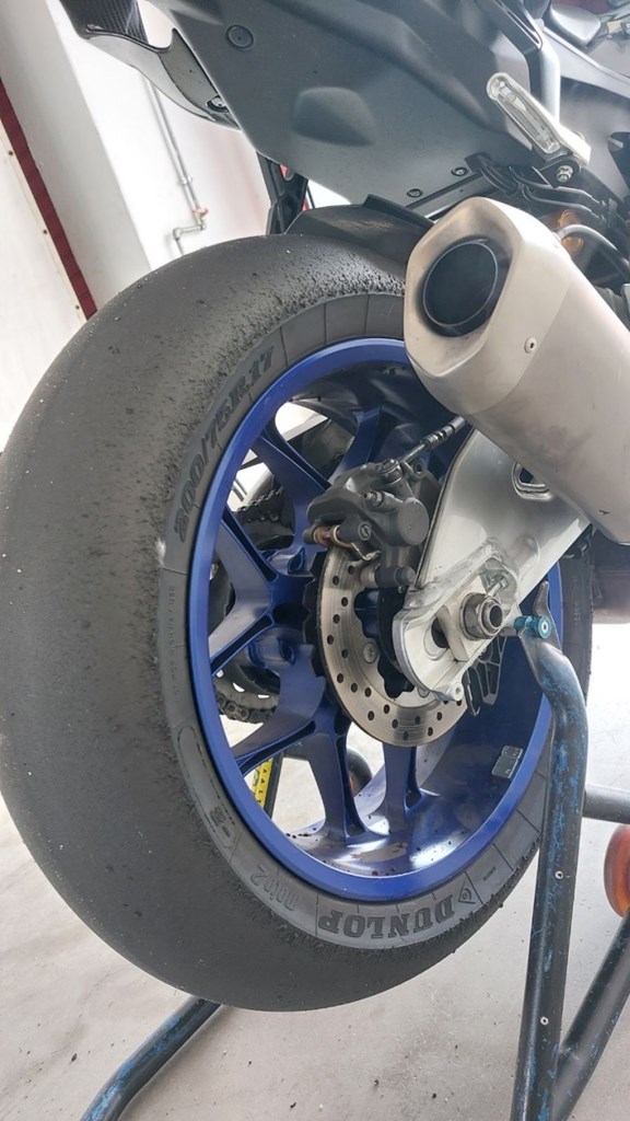 200/75-17 το πίσω ελαστικό