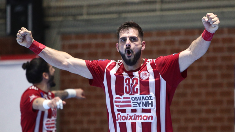 Handball Premier: Ζωντανός για τον τίτλο ο Ολυμπιακό, 27-25 την ΑΕΚ