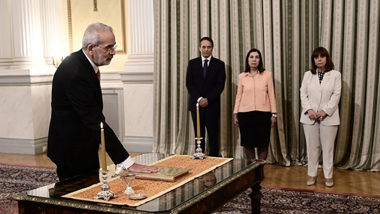 Το πρώτο υπουργικό συμβούλιο αμέσως μετά την ορκωμοσία της υπηρεσιακής κυβέρνησης