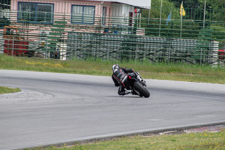 Καλή αίσθηση στη μέση της στροφής