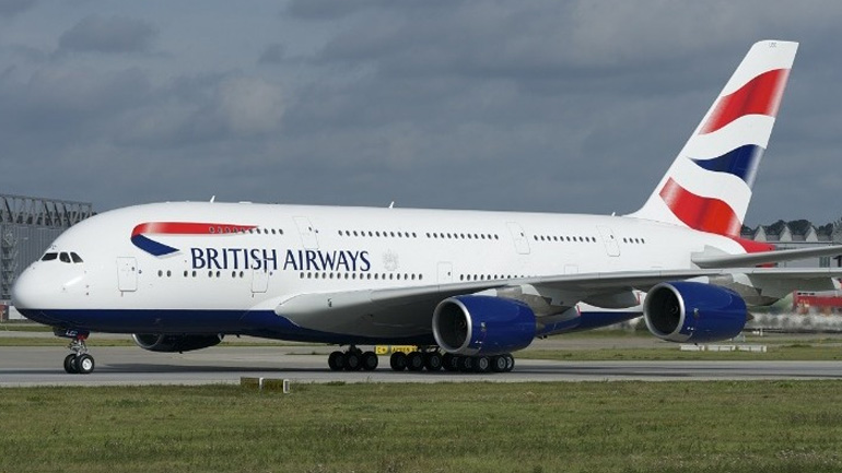 Η British Airways ακύρωσε πάνω από 100 πτήσεις λόγω «τεχνικού προβλήματος»