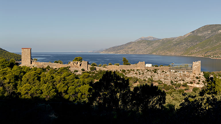 Περίπατος στο Αρχαίο Φρούριο των Αιγοσθένων