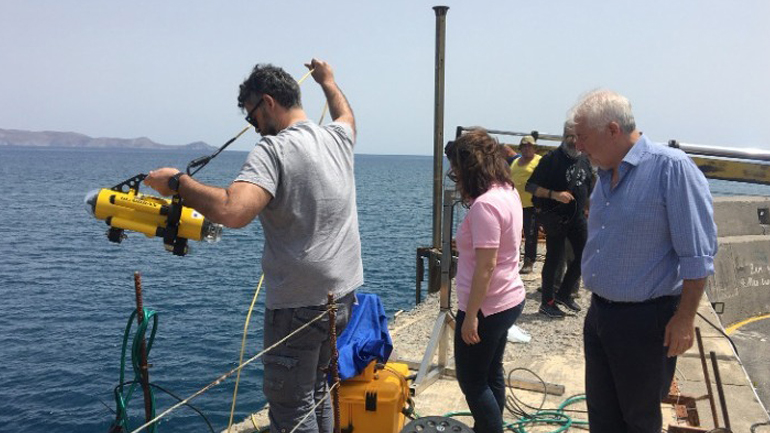 Ωκεανογραφικοί αισθητήρες για τα ρεύματα και τα κύματα στο λιμάνι του Ηρακλείου