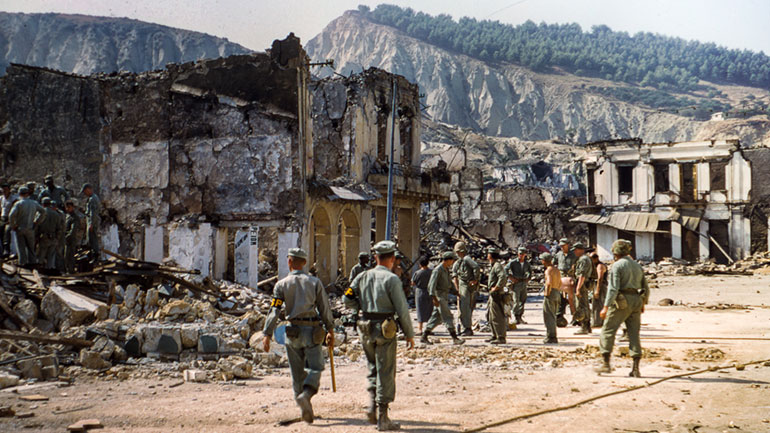 Μοναδικό φωτογραφικό λεύκωμα από τους σεισμούς του 1953 στη Ζάκυνθο