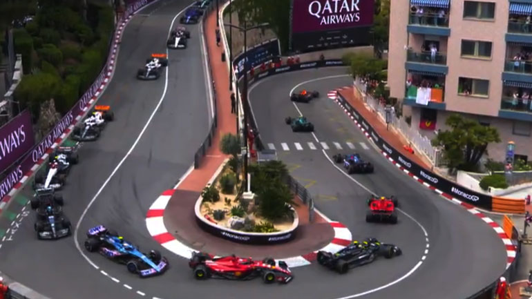 Άνετη νίκη Verstappen στο Μονακό σε έναν αγώνα… πατινάζ από τη βροχή