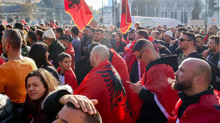 Deutsche Welle – Βρετανική καμπάνια για τους Αλβανούς μετανάστες: «Μην έρχεστε»!