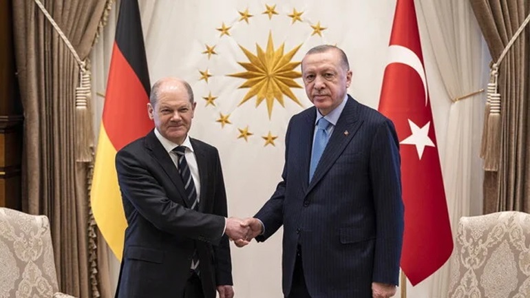 Ο καγκελάριος Σολτς προσκαλεί τον Ερντογάν στο Βερολίνο