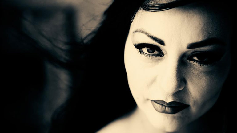 «Στου Έρωτα την άκρη»: Ένα νέο τραγούδι από τη Μάρζια