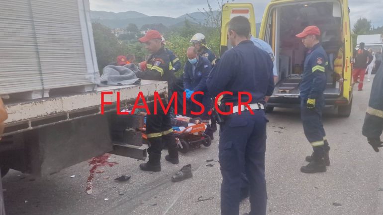 Πάτρα: Θανατηφόρο τροχαίο με δικυκλιστή – Καρφώθηκε με τη μηχανή του πάνω σε φορτηγό