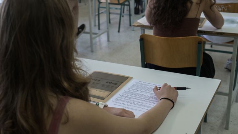 Κατάρρευση τράπεζας θεμάτων: Η ανακοίνωση των υπουργείων για τις Πανελλήνιες