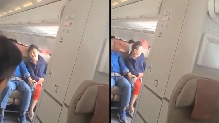 Eπιβάτης ανοίγει την πόρτα έκτακτης ανάγκης ενός αεροπλάνου κατά τη διάρκεια της πτήσης Eπιβάτης ανοίγει την πόρτα έκτακτης ανάγκης ενός αεροπλάνου κατά τη διάρκεια της πτήσης