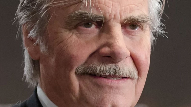 Πέθανε ο ηθοποιός Πέτερ Σιμόνισεκ – Ο πατέρας στην ταινία «Τόνι Έρντμαν»