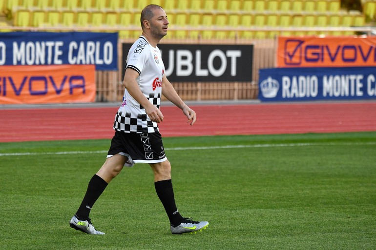 Του πάει η φανέλλα των πιλότων της F1