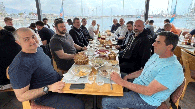 Ολυμπιακός: Γεύμα στο Μικρολίμανο παρέθεσε ο Μπαρτζώκας