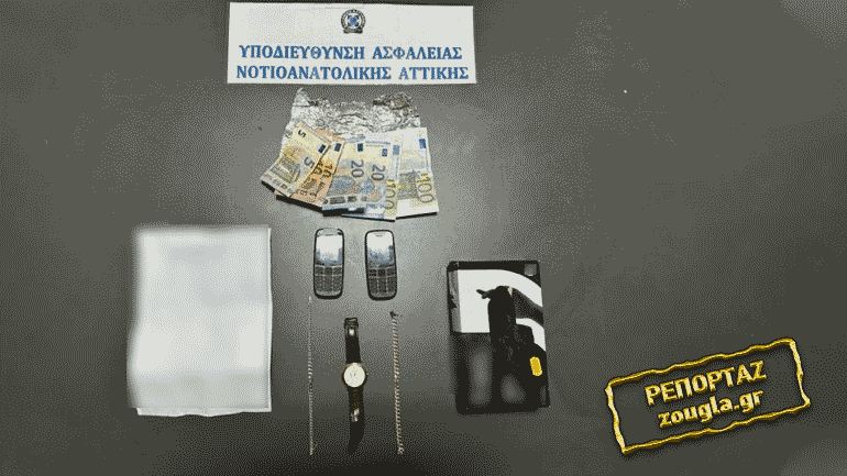 Το κόλπο με το αλουμινόχαρτο της σπείρας που άρπαξε πάνω από 200 χιλιάδες ευρώ Το κόλπο με το αλουμινόχαρτο της σπείρας που άρπαξε πάνω από 200 χιλιάδες ευρώ