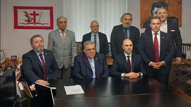 Συνασπισμό κομμάτων ετοιμάζουν Εμφιετζόγλου, Βόβολης, Μπογδάνος και άλλοι