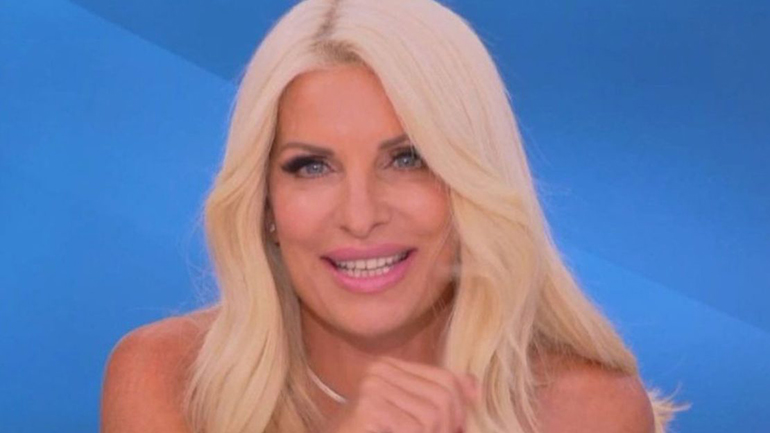 Ελένη Μενεγάκη: «Ο γιος μου, μου έστειλε φωτογραφία και μου ανέβηκε το αίμα στο κεφάλι»