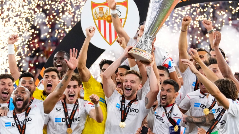 Σεβίλλη: Νάβας, Ράκιτιτς πανηγύρισαν με τη φανέλα του Σέρχιο Ρίκο