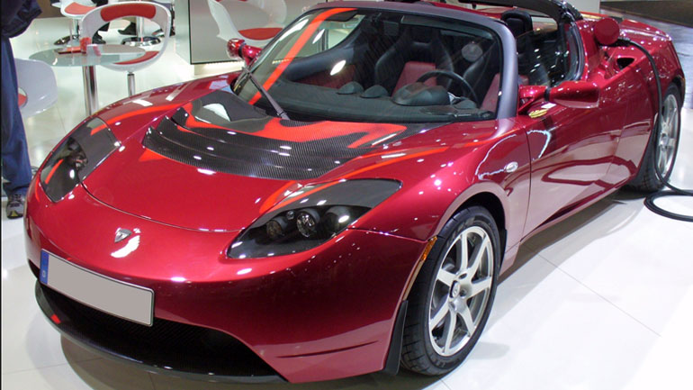 Φρενίτιδα στην Κίνα για τρία Tesla Roadsters, που βρέθηκαν άθικτα σε κοντέινερ από το 2010