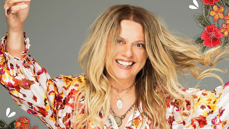 Η Ελένη Τσαλιγοπούλου live στον Όρμο Αφροδίτης στην Πειραϊκή