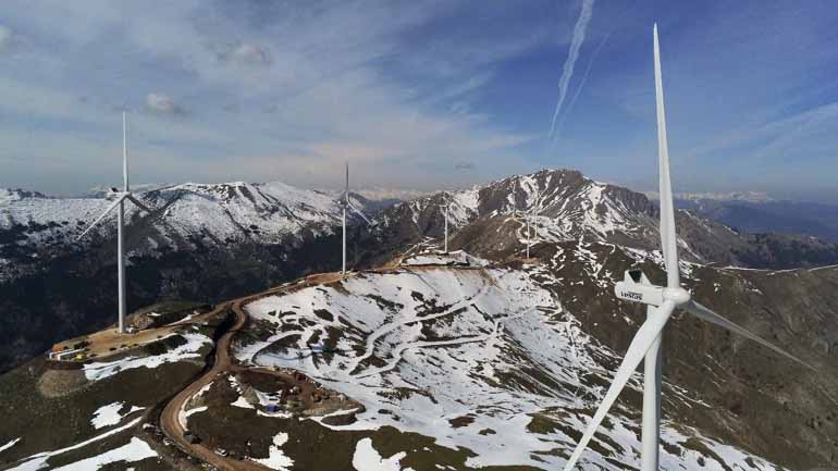 Με πυξίδα τη βιώσιμη ανάπτυξη η ΔΕΗ επενδύει σε ένα πράσινο, καλύτερο μέλλον Με πυξίδα τη βιώσιμη ανάπτυξη η ΔΕΗ επενδύει σε ένα πράσινο, καλύτερο μέλλον