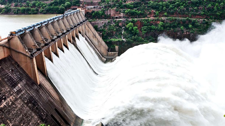 Τέσσερις διαδοχικές βροχερές περίοδοι κάτω του μέσου όρου οδήγησαν σε συνθήκες ξηρασίας και μείωσαν τα επίπεδα των ταμιευτήρων», σημειώνει ο ΙΕΑ