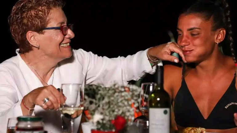 Survivor All Star: Η μητέρα της Μαριαλένας της ζήτησε εγγονάκι με τον Σάκη Κατσούλη