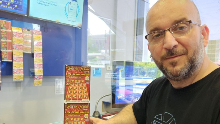 Απόστολος Ντιβανίδης, ιδιοκτήτης καταστήματος ΟΠΑΠ στον Πειραιά