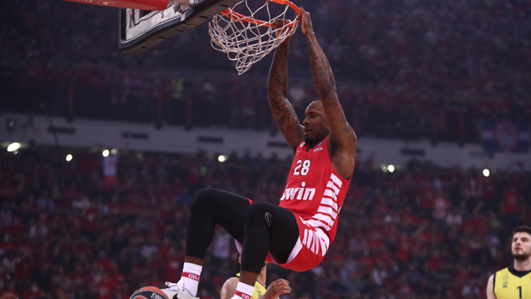 Πάνοπλος στον πρώτο τελικό ο Ολυμπιακός – Ετοιμοπόλεμος και ο Μπλακ