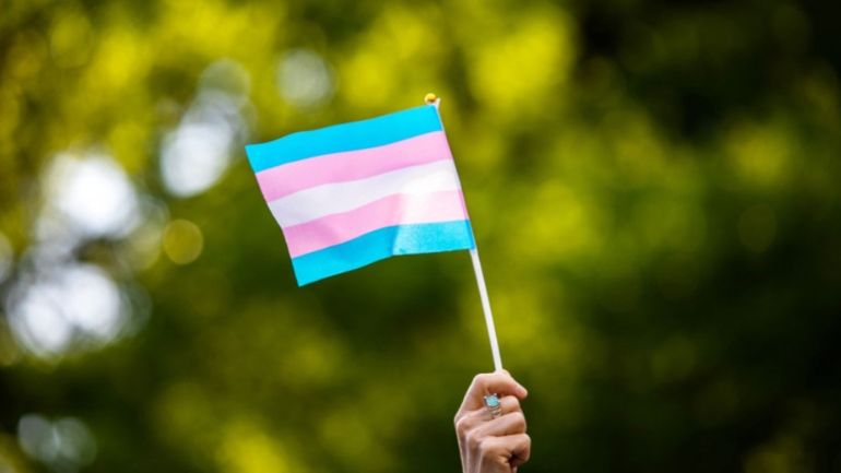 ΗΠΑ: Ο κυβερνήτης του Τέξας υπέγραψε νομοσχέδιο που απαγορεύει τις θεραπείες φυλομετάβασης στους ανήλικους