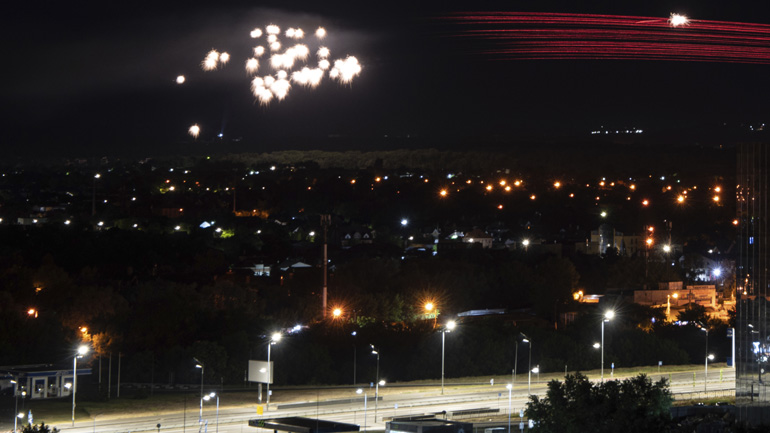 Ήχησαν σειρήνες αεράμυνας στο Κίεβο – Αναφορές για εκρήξεις