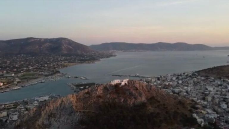 Προφήτης Ηλίας Σαλαμίνας: το σημείο με την καλύτερη θέα του νησιού