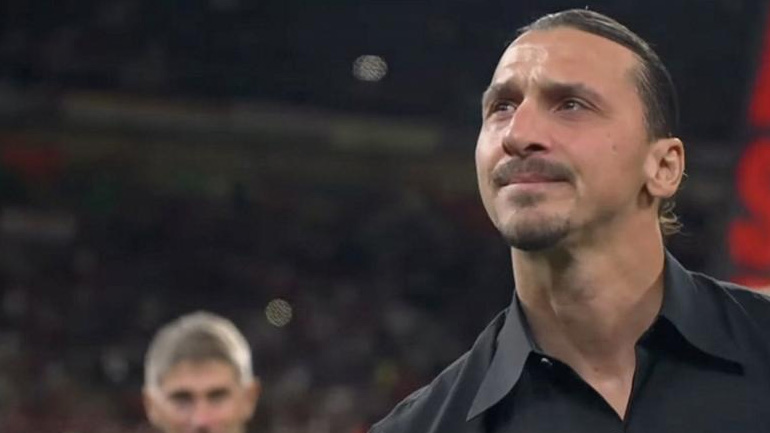 Ανακοίνωσε με δάκρυα την απόσυρσή του από το ποδόσφαιρο ο Ζλάταν Ιμπραΐμοβιτς