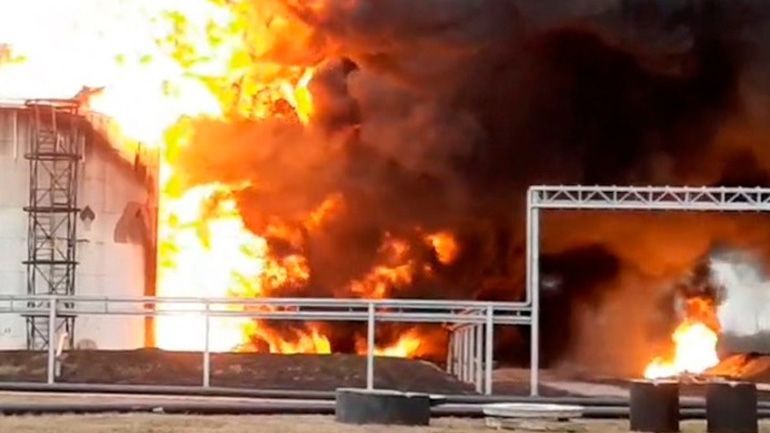 Πυρκαγιά σε ενεργειακές εγκαταστάσεις στο Μπέλγκοροντ – Αποδίδεται σε επιδρομή UAV