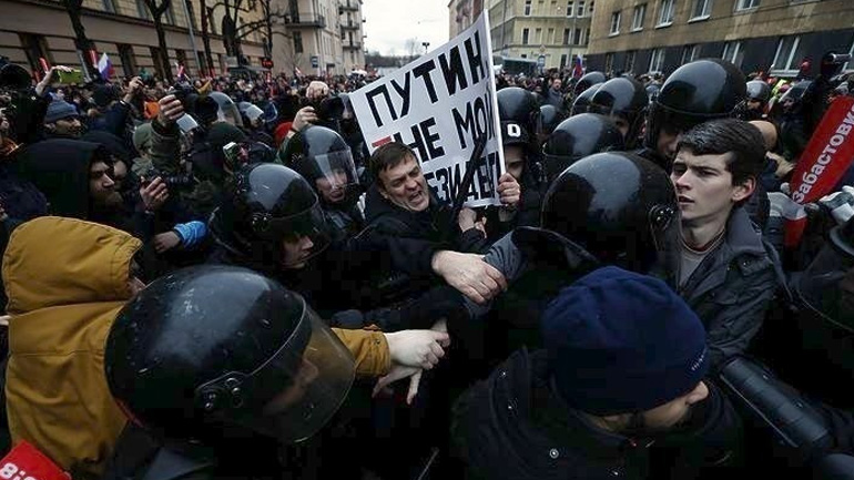 Ρωσία: Τουλάχιστον 109 συλλήψεις σε διαδηλώσεις υπέρ του φυλακισμένου Ναβάλνι
