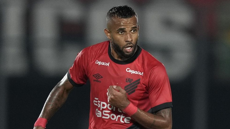 Ενδιαφέρον της ΑΕΚ για τον Άλεξ Σαντάνα σύμφωνα με βραζιλιάνικο δημοσίευμα