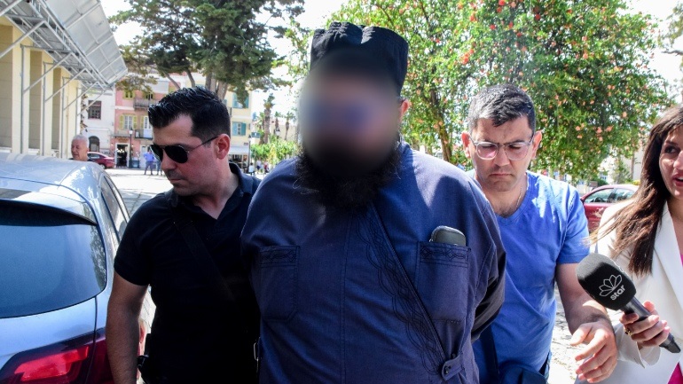 Ναύπλιο: Στον ανακριτή ο ιερέας που έστειλε χυδαία μηνύματα σε 12χρονο