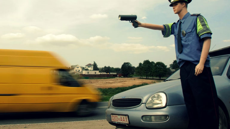 «Έφαγε» κλήση 121.202 ευρώ, γιατί οδηγούσε  με 82χλμ./ώρα σε δρόμο με όριο τα 50χλμ./ώρα