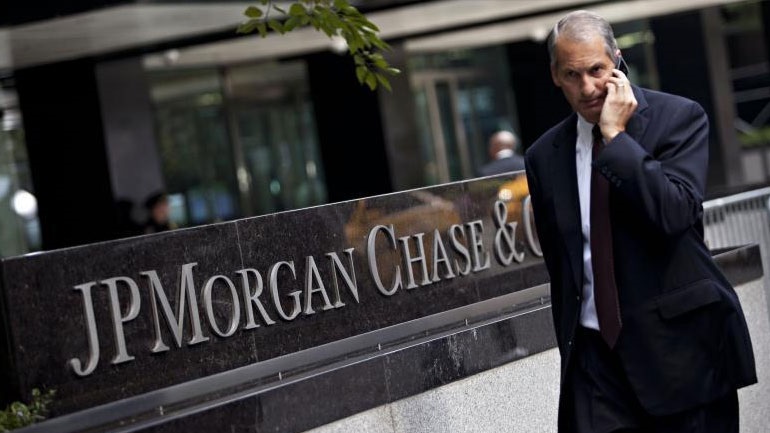 JP Morgan: Προβλέπει τριπλή αναβάθμιση σε επενδυτική βαθμίδα για την Ελλάδα