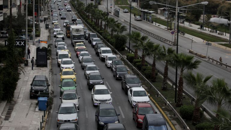 Ουρές χιλιομέτρων στην Ποσειδώνος λόγω βλάβης  σε λεωφορείο του ΟΑΣΑ