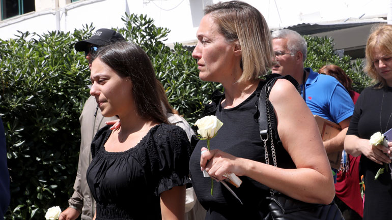 Γιώργος Γεωργίου: Το τελευταίο αντίο στον δημοσιογράφο – Συντετριμμένες η σύζυγος και η κόρη του