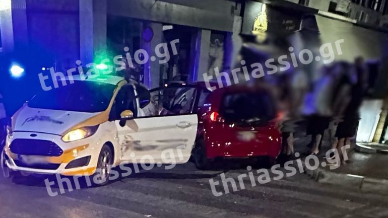 Άγρια συμπλοκή μετά από σοβαρό τροχαίο στο κέντρο της Ελευσίνας