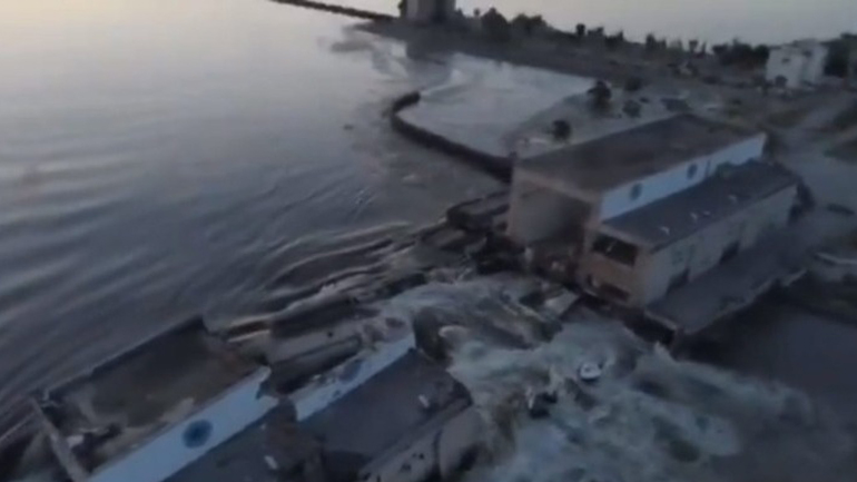 Σχεδόν 600 τ.χλμ της Χερσώνας βρίσκονται κάτω από το νερό – Πάνω από 14.000 σπίτια έχουν πλημμυρίσει