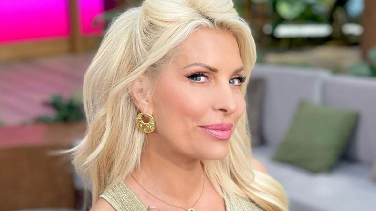 Ελένη Μενεγάκη: Δηλώνει πρόθυμη να συμμετάσχει σε ένα video clip της Νατάσας Θεοδωρίδου